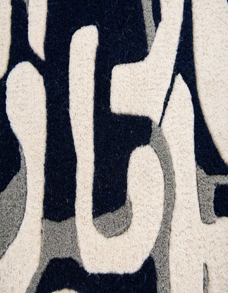 Detail image of 2' x 3' Luna Wool Rug