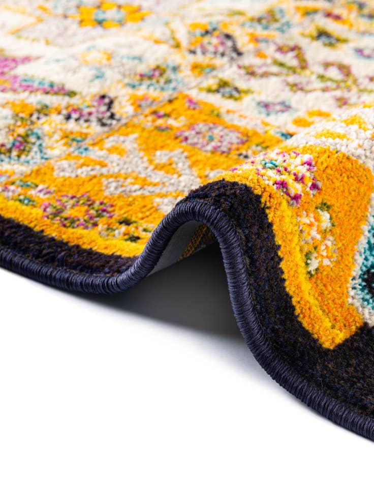 Detail image of 7' 10 x 10' Madeline Rug