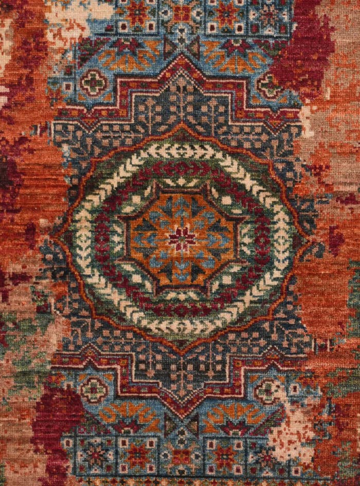 Detail image of 2' 9 x 4' 4 Hand Knotted Mamluk Ziegler Rug