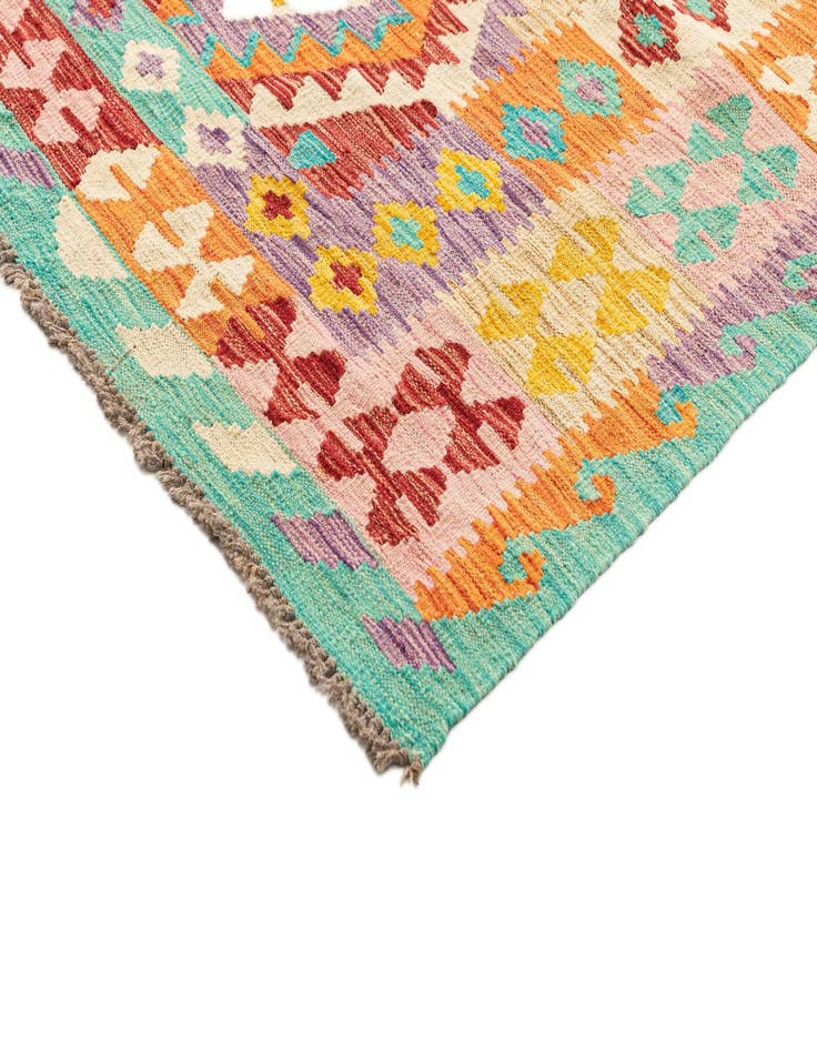 Detail image of 6' 10 x 9' 7  Hand Knotted Marok Kilim Rug