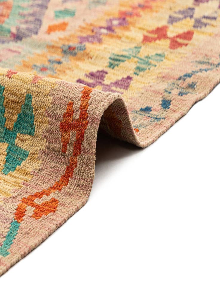 Detail image of 6' 8 x 9' 9  Hand Knotted Marok Kilim Rug