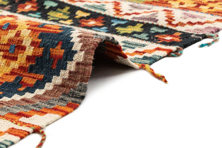Detail image of 4' x 5' 9 Hand Knotted Marok Kilim Rug