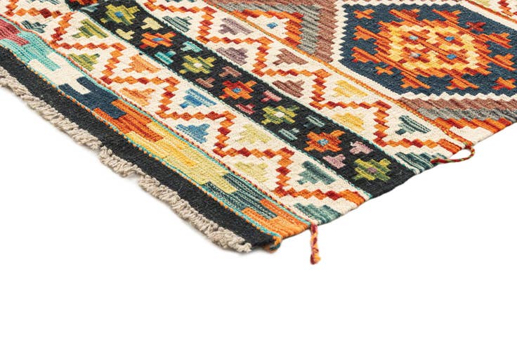Detail image of 4' x 5' 9 Hand Knotted Marok Kilim Rug