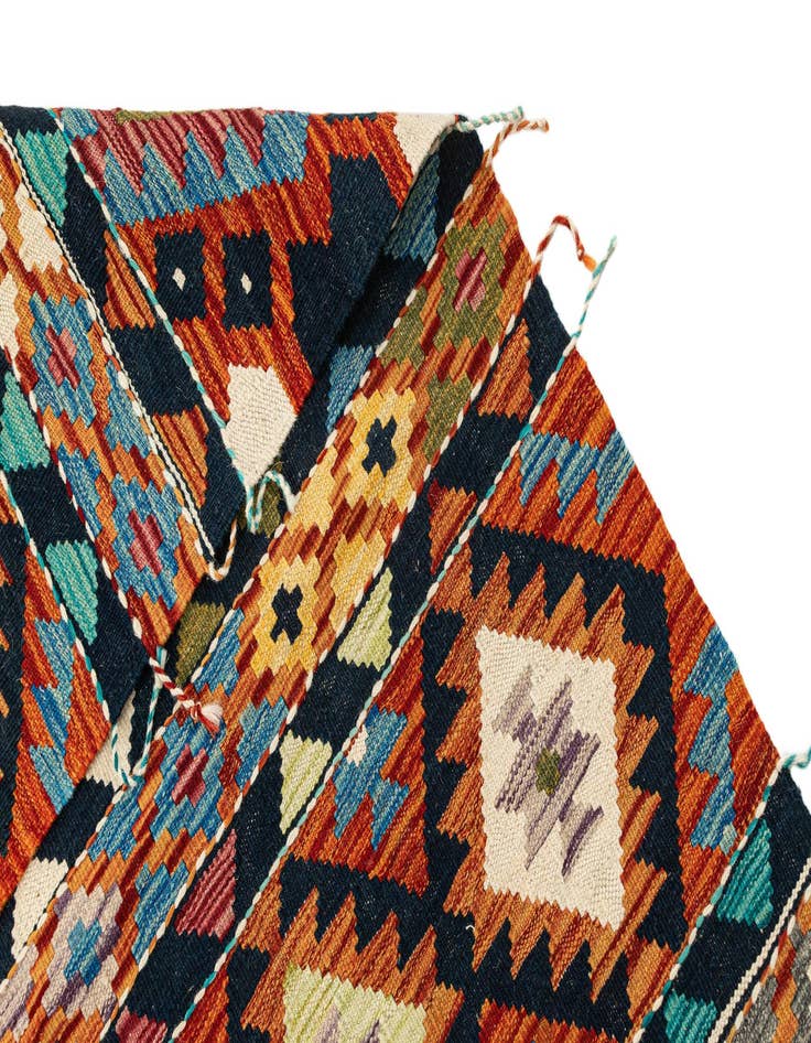 Detail image of 4' 10 x 6' 6  Hand Knotted Marok Kilim Rug