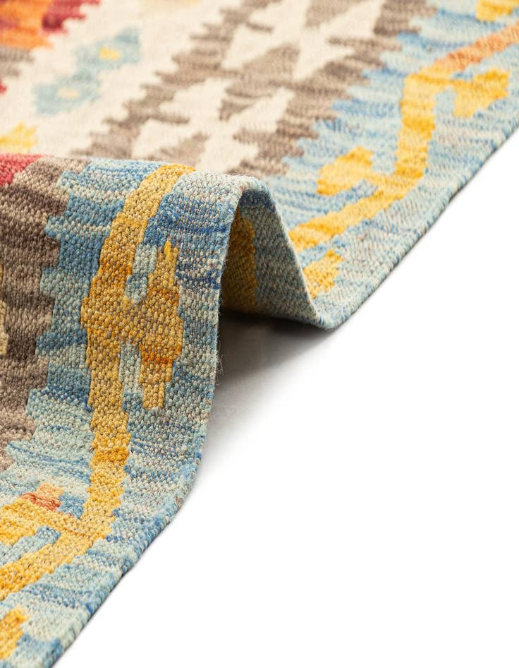 Detail image of 6' 6 x 9' 7  Hand Knotted Marok Kilim Rug