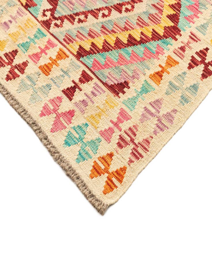 Detail image of 5' 1 x 6' 8 Hand Knotted Marok Kilim Rug