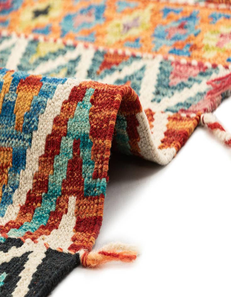 Detail image of 5' 2 x 6' 5 Hand Knotted Marok Kilim Rug