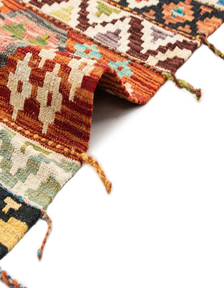 Detail image of 3' x 9' 9  Hand Knotted Marok Kilim Rug