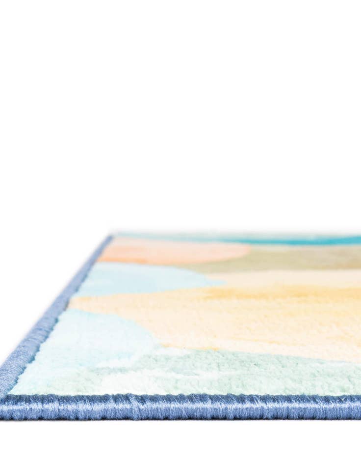 Detail image of 6' 7 x 9' Medina Rug