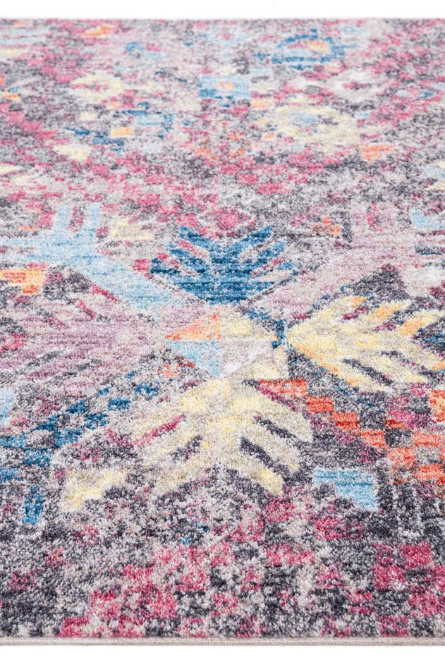 Detail image of 5' 3 x 7' 7 Mesa Rug