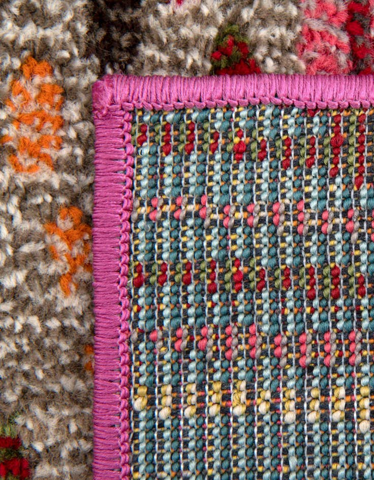 Detail image of 7' x 10' Washable Mesa Rug