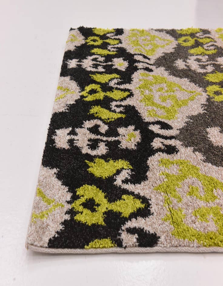 Detail image of 5' x 7' 6 Midas Frieze Rug