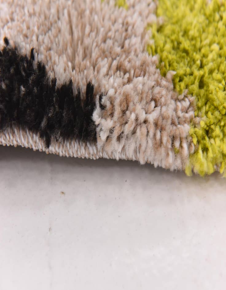 Detail image of 5' x 7' 6 Midas Frieze Rug