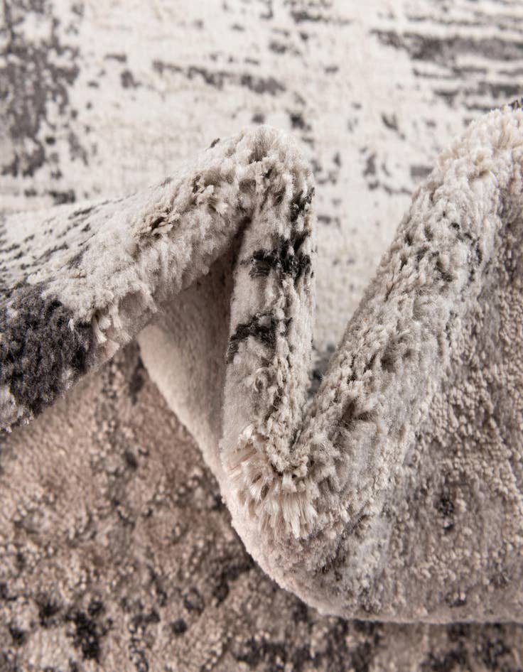 Detail image of 5' 3 x 7' 7 Modern Classical Rug