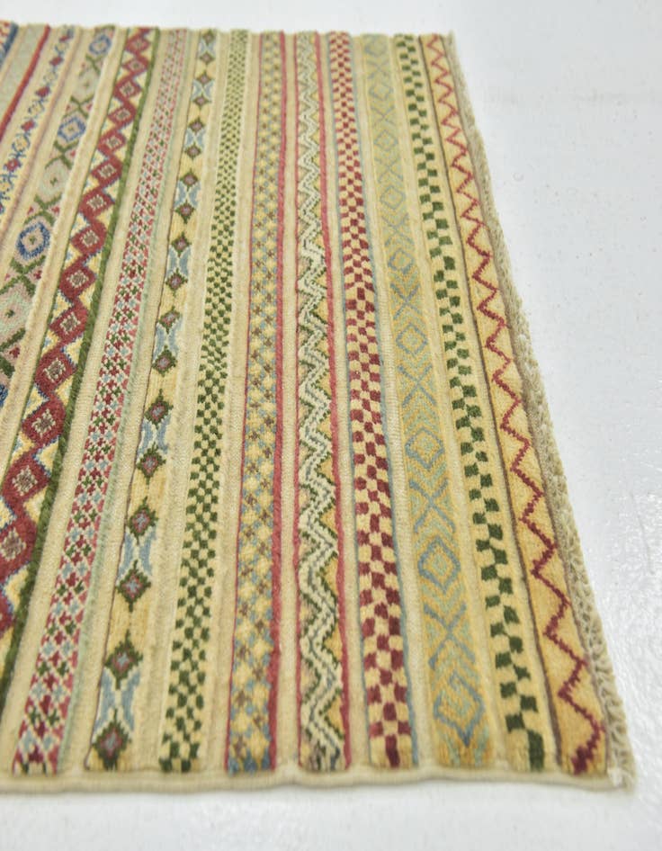 Detail image of 2' 8 x 4' 2  Hand Knotted Modern Ziegler Oriental Rug