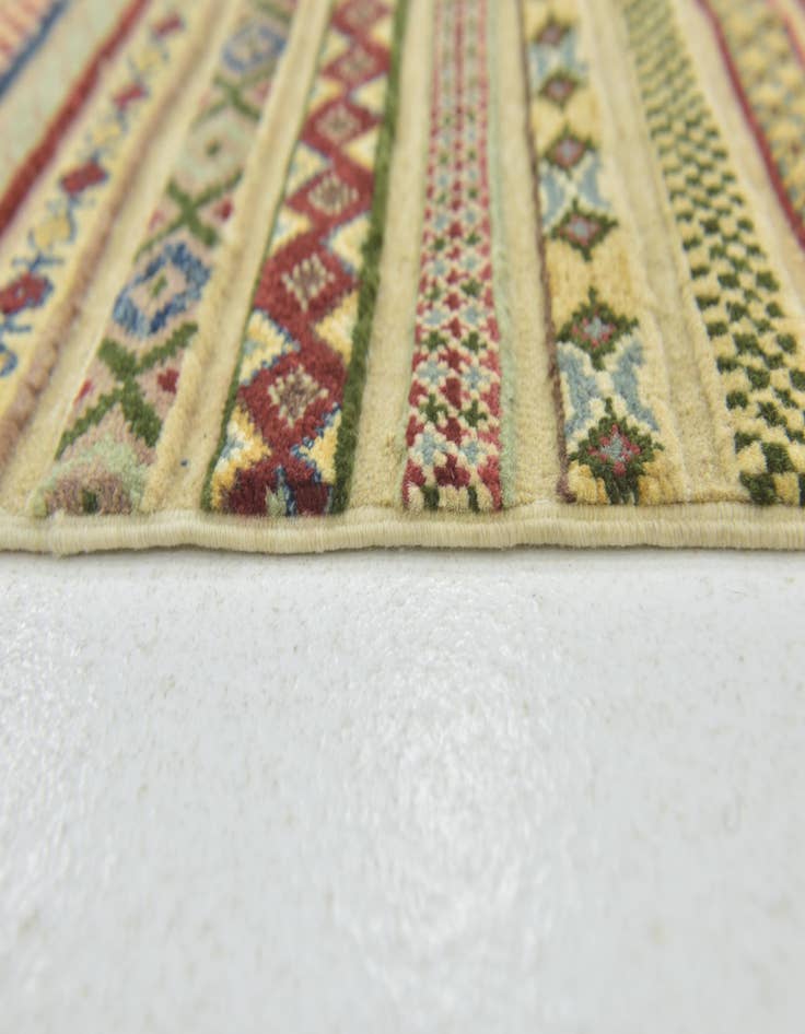 Detail image of 2' 8 x 4' 2  Hand Knotted Modern Ziegler Oriental Rug