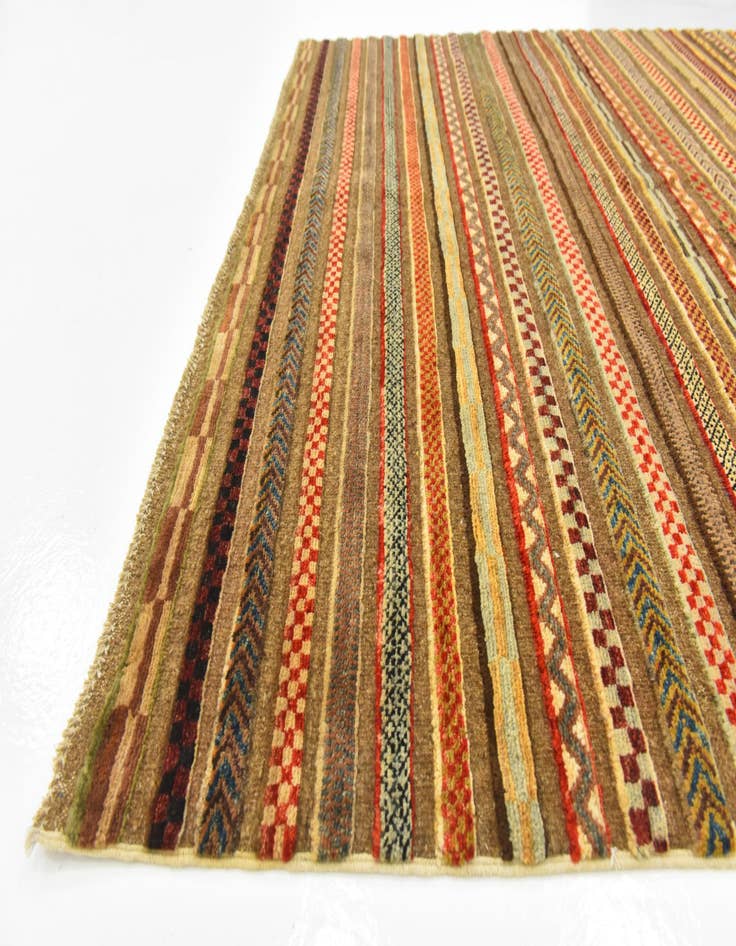 Detail image of 5' x 6' 8 Hand Knotted Modern Ziegler Rug