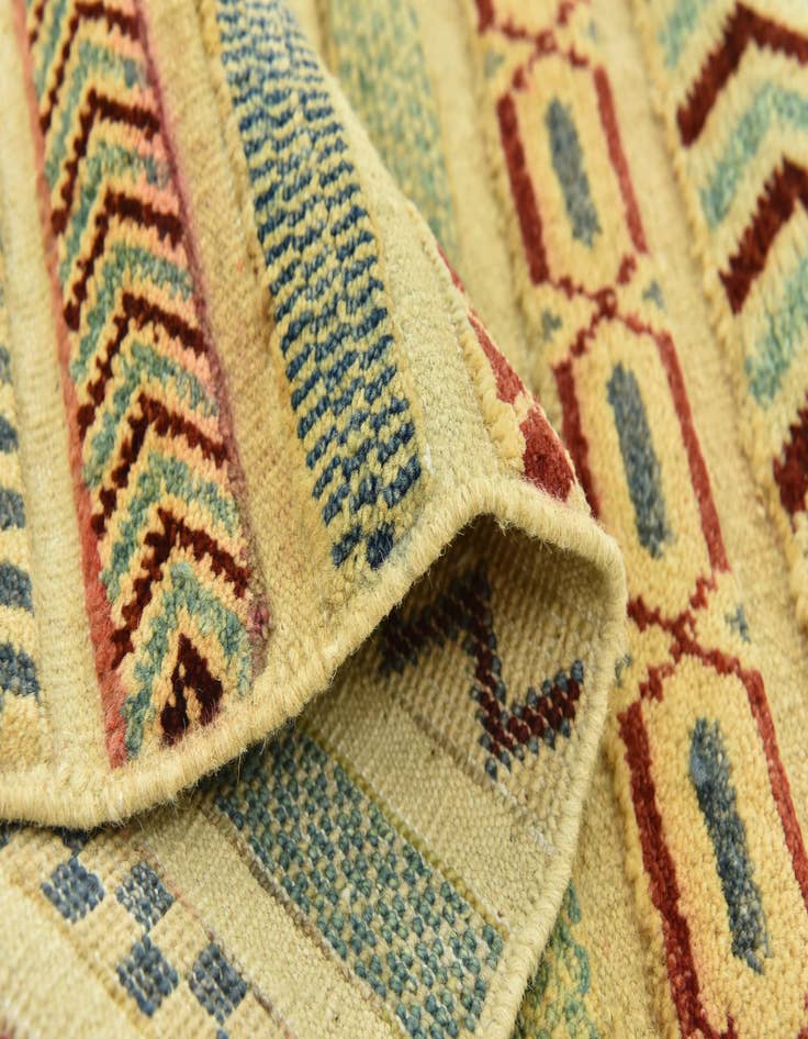 Detail image of 6' 8 x 9' 10  Hand Knotted Modern Ziegler Rug