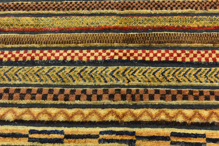 Detail image of 2' 8 x 4' Hand Knotted Modern Ziegler Rug