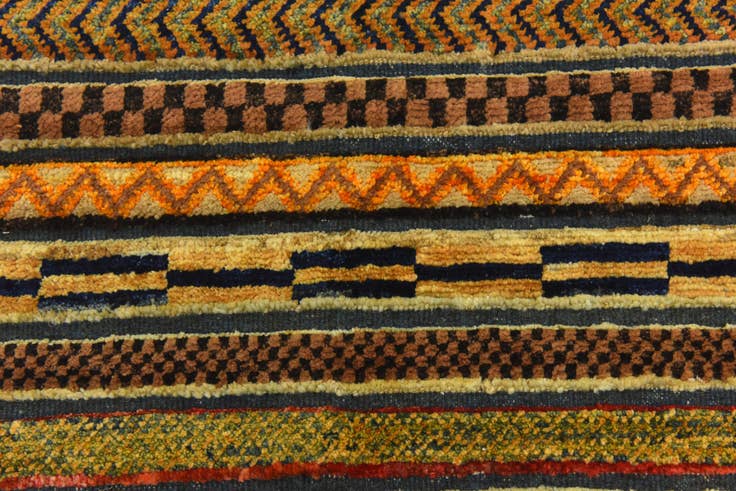 Detail image of 2' 8 x 4' Hand Knotted Modern Ziegler Rug