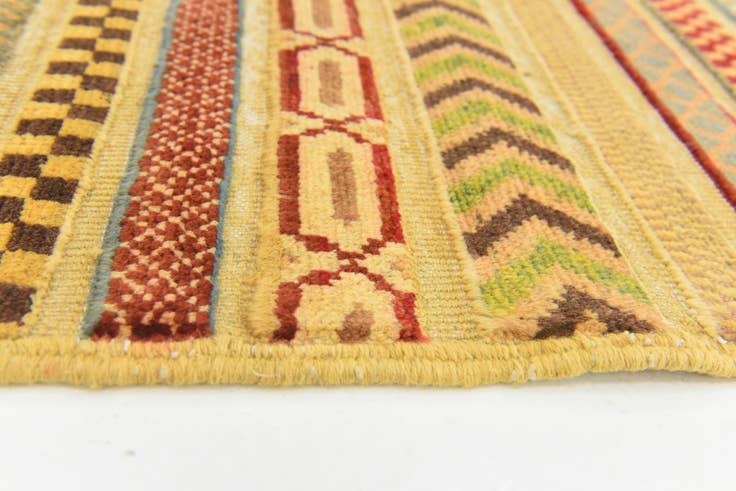 Detail image of 2' 8 x 4' Hand Knotted Modern Ziegler Rug