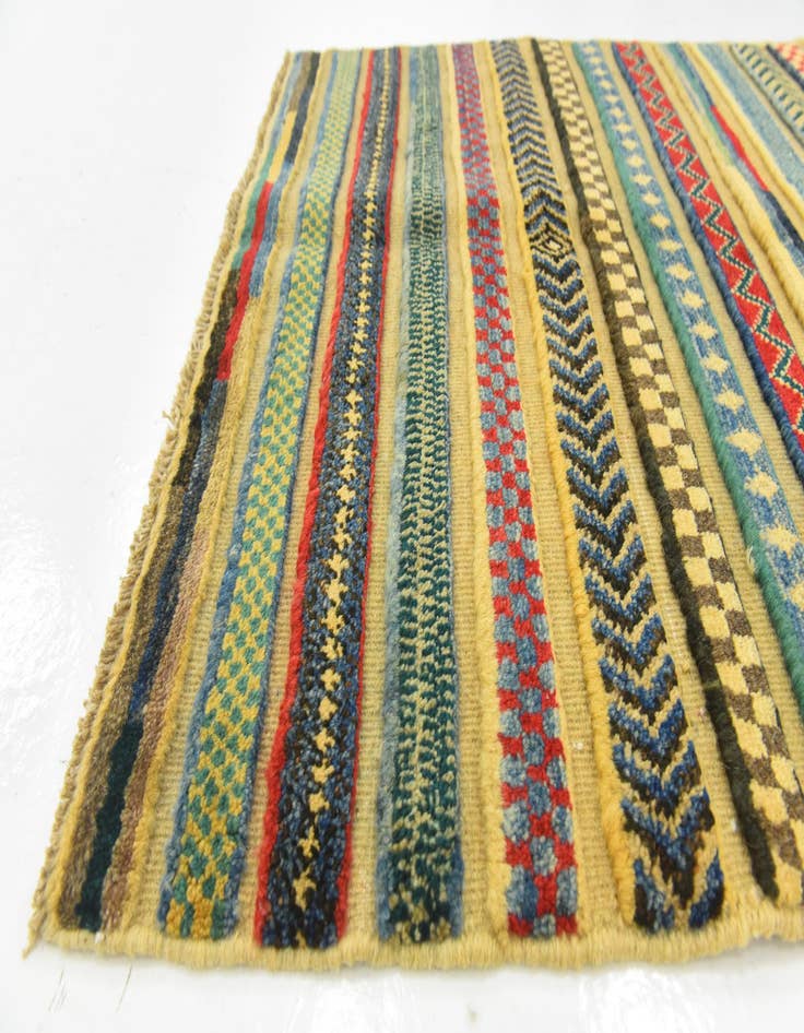 Detail image of 2' 7 x 4' 3  Hand Knotted Modern Ziegler Rug