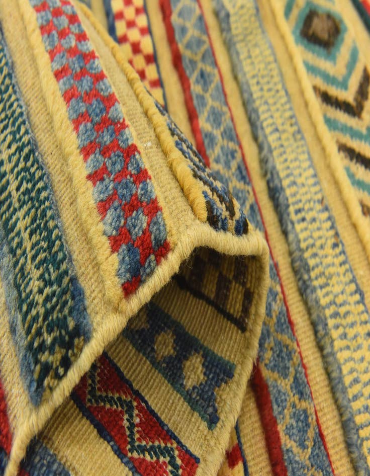 Detail image of 2' 7 x 4' 3  Hand Knotted Modern Ziegler Rug