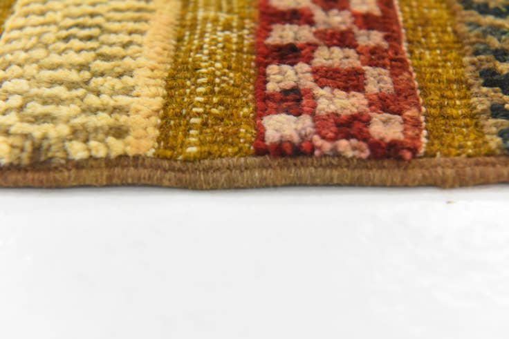 Detail image of 2' 8 x 4' Hand Knotted Modern Ziegler Rug