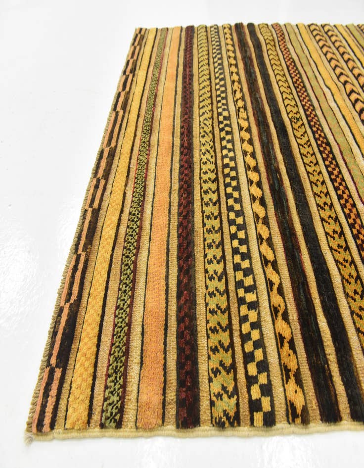 Detail image of 3' 3 x 4' 10  Hand Knotted Modern Ziegler Rug