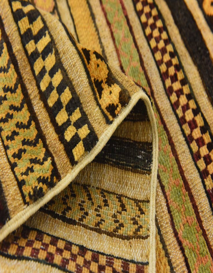 Detail image of 3' 3 x 4' 10  Hand Knotted Modern Ziegler Rug