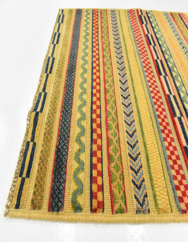 Detail image of 2' 8 x 4'  Hand Knotted Modern Ziegler Rug