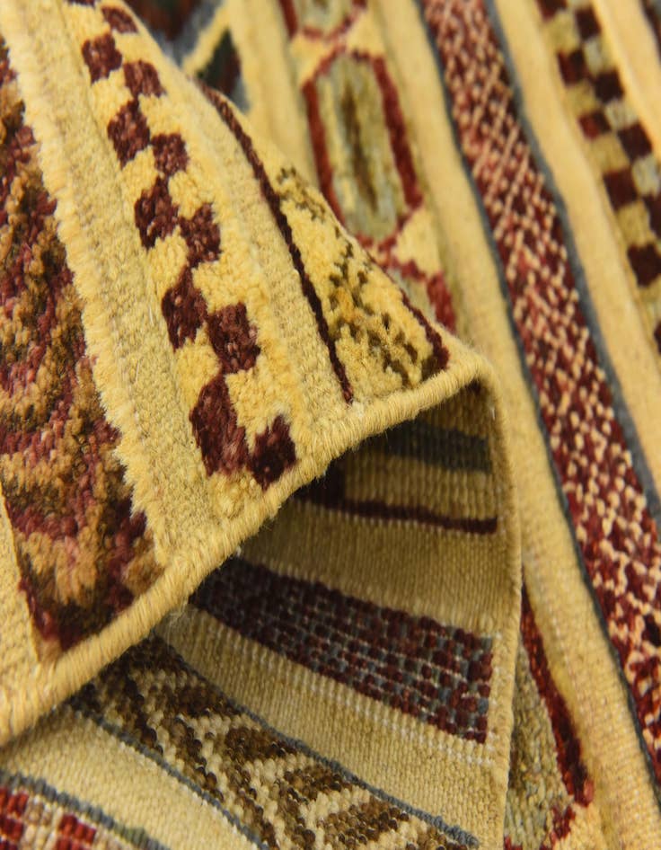 Detail image of 2' 9 x 3' 11  Hand Knotted Modern Ziegler Rug