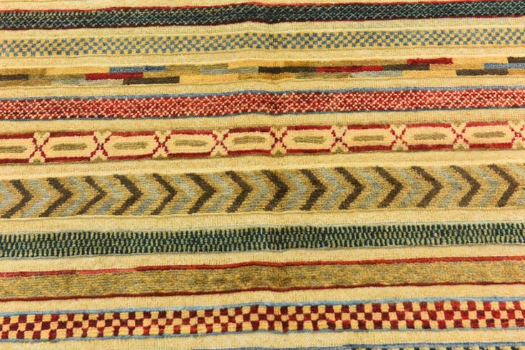 Detail image of 4' 1 x 5' 9 Hand Knotted Modern Ziegler Rug