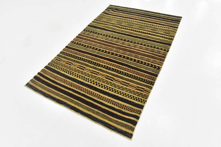 Detail image of 4' x 6' 4 Hand Knotted Modern Ziegler Rug