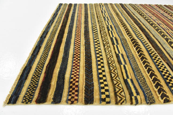 Detail image of 4' x 6' 4 Hand Knotted Modern Ziegler Rug