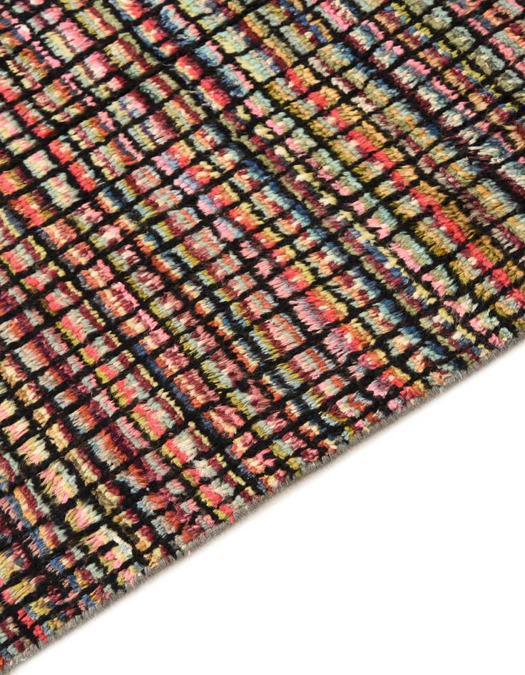 Detail image of 2' 9 x 5' 5  Hand Knotted Modern Ziegler Rug