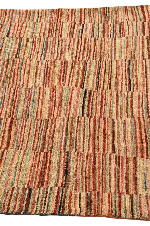 Detail image of 4' x 5' 5 Hand Knotted Modern Ziegler Rug