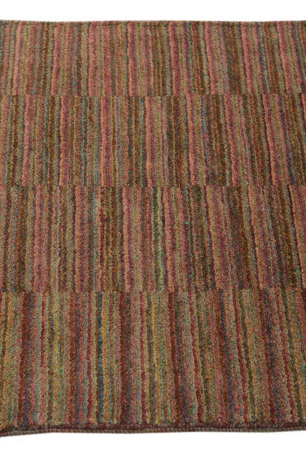 Detail image of 2' 5 x 4' 8 Hand Knotted Modern Ziegler Rug