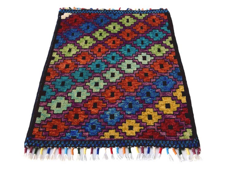 Detail image of 1' 6 x 2' 2 Hand Knotted Modern Ziegler Rug