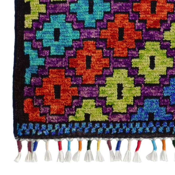 Detail image of 1' 6 x 2' 2 Hand Knotted Modern Ziegler Rug