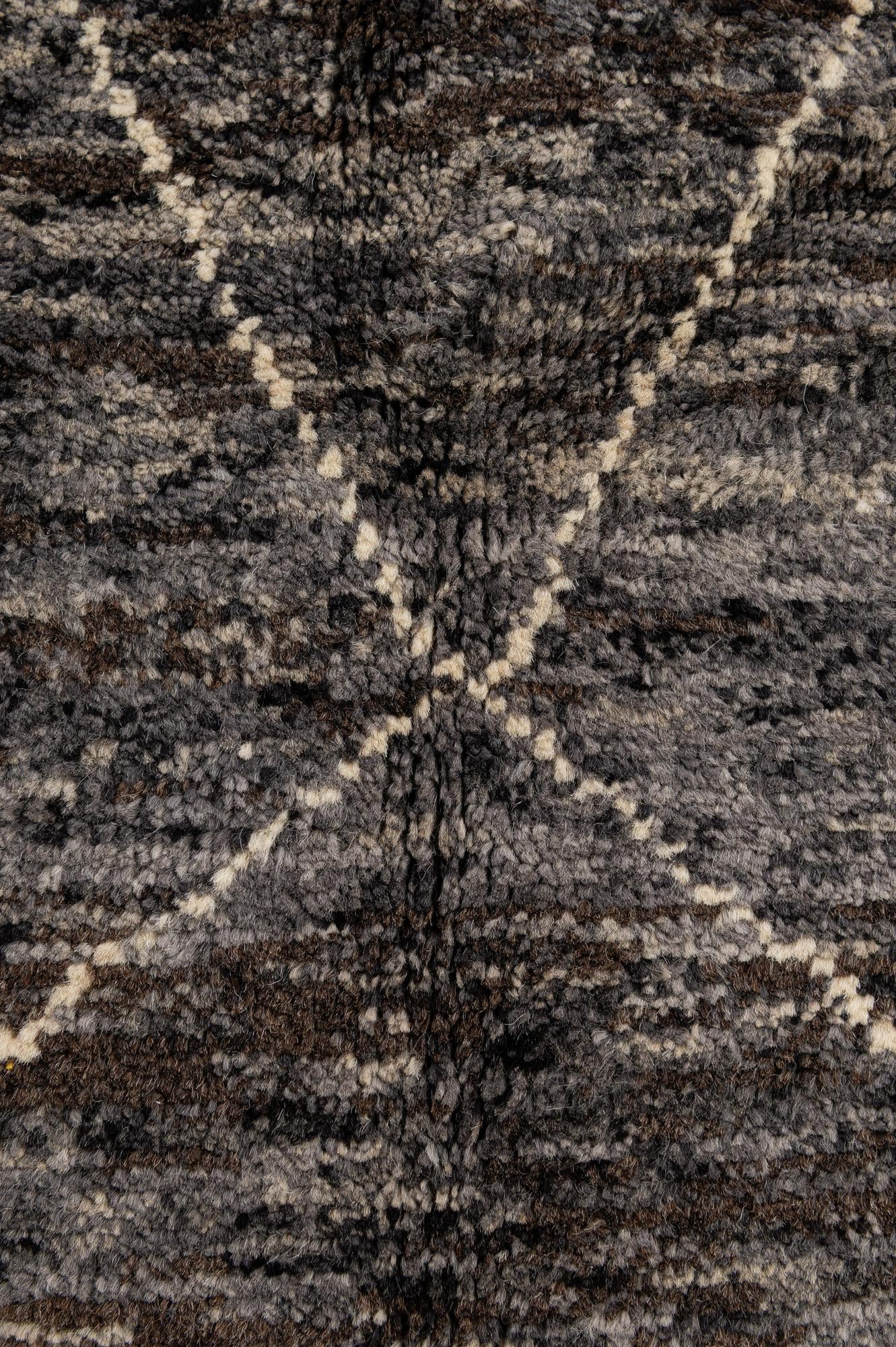 4' 11 x 6' 10 Hand Knotted Moroccan Wool Rug