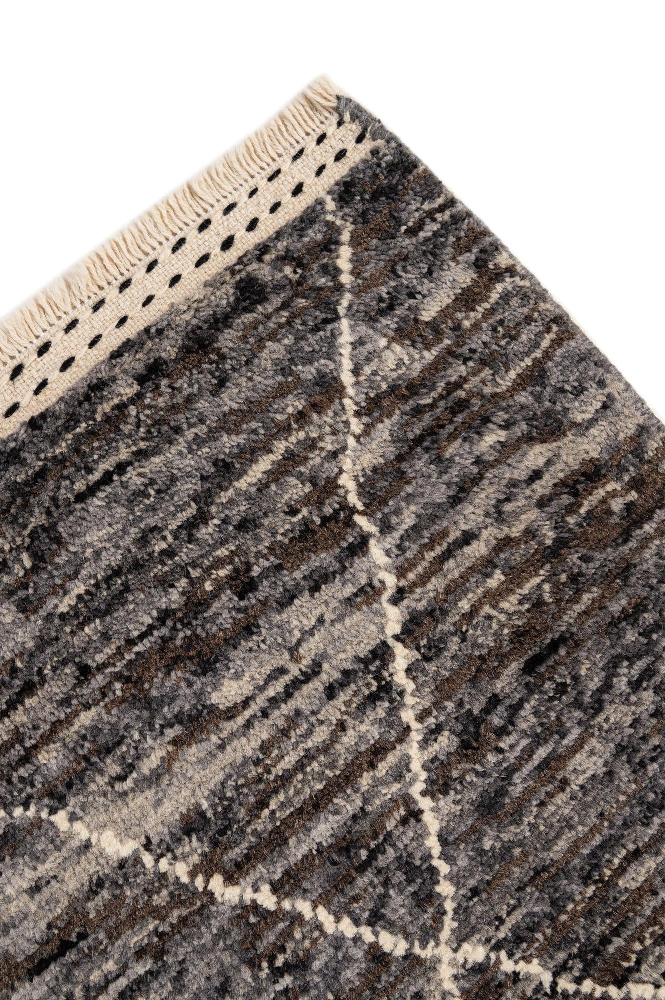 4' 11 x 6' 10 Hand Knotted Moroccan Wool Rug