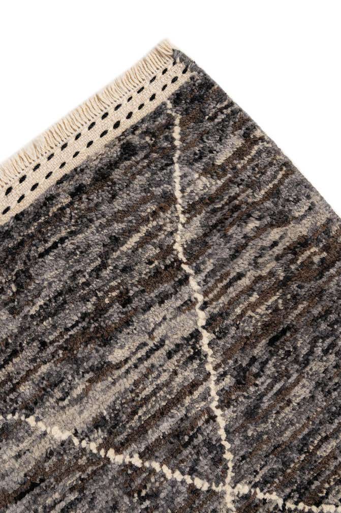 4' 11 x 6' 10 Hand Knotted Moroccan Wool Rug