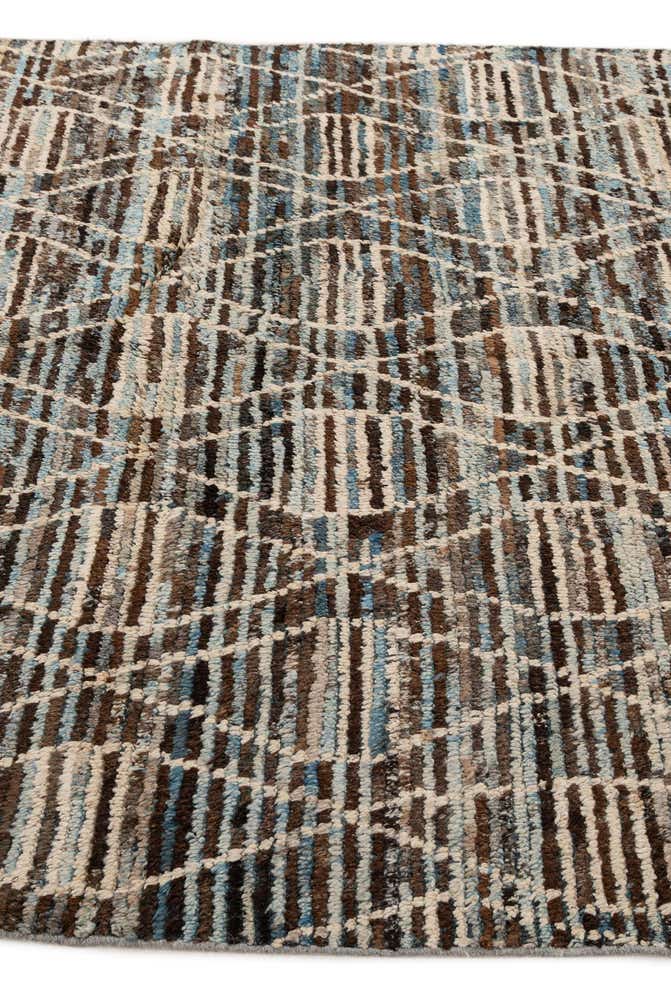 5' 6 x 8' Hand Knotted Moroccan Wool Rug