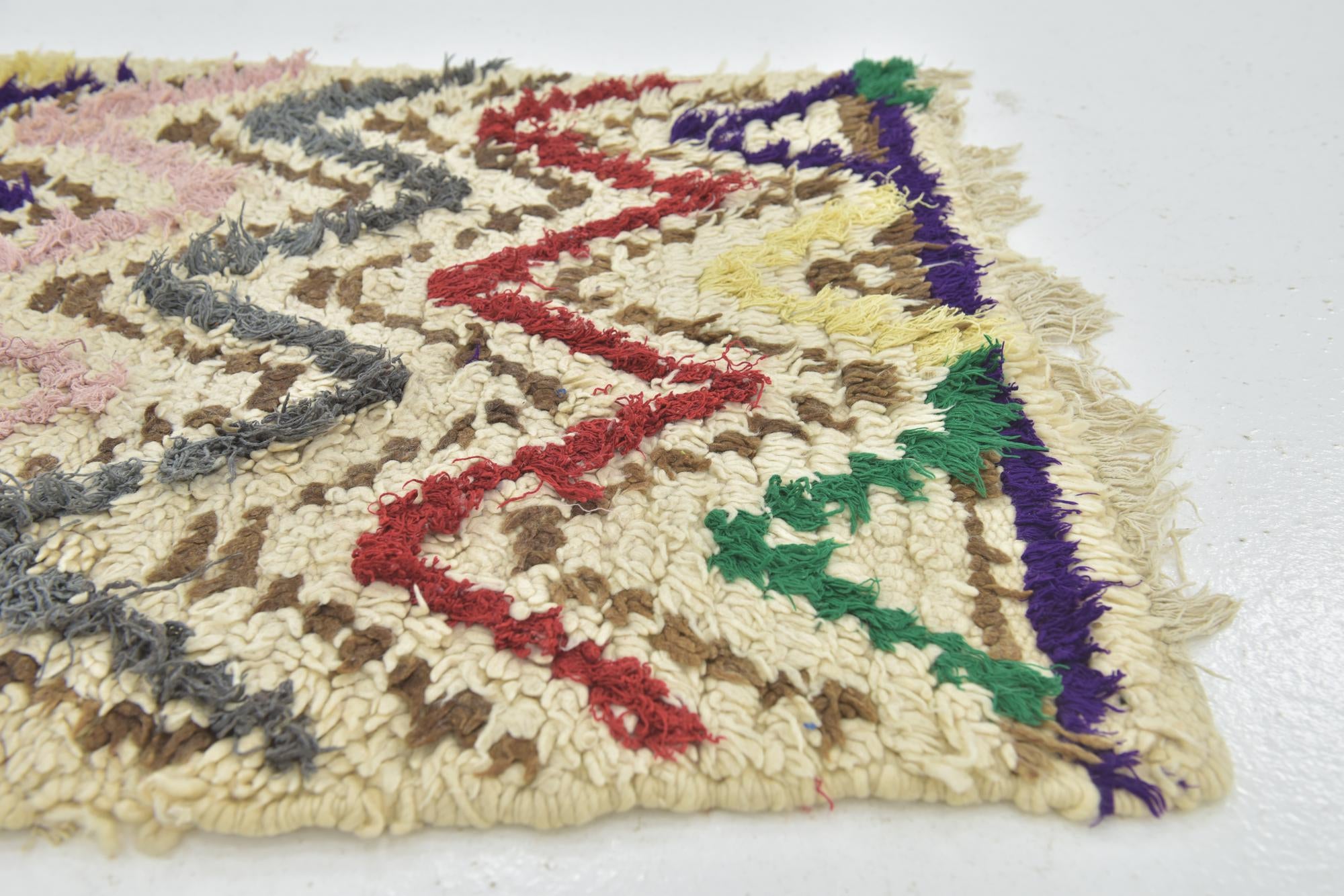 2' 7 x 5' 5 Hand Knotted Moroccan Wool Rug