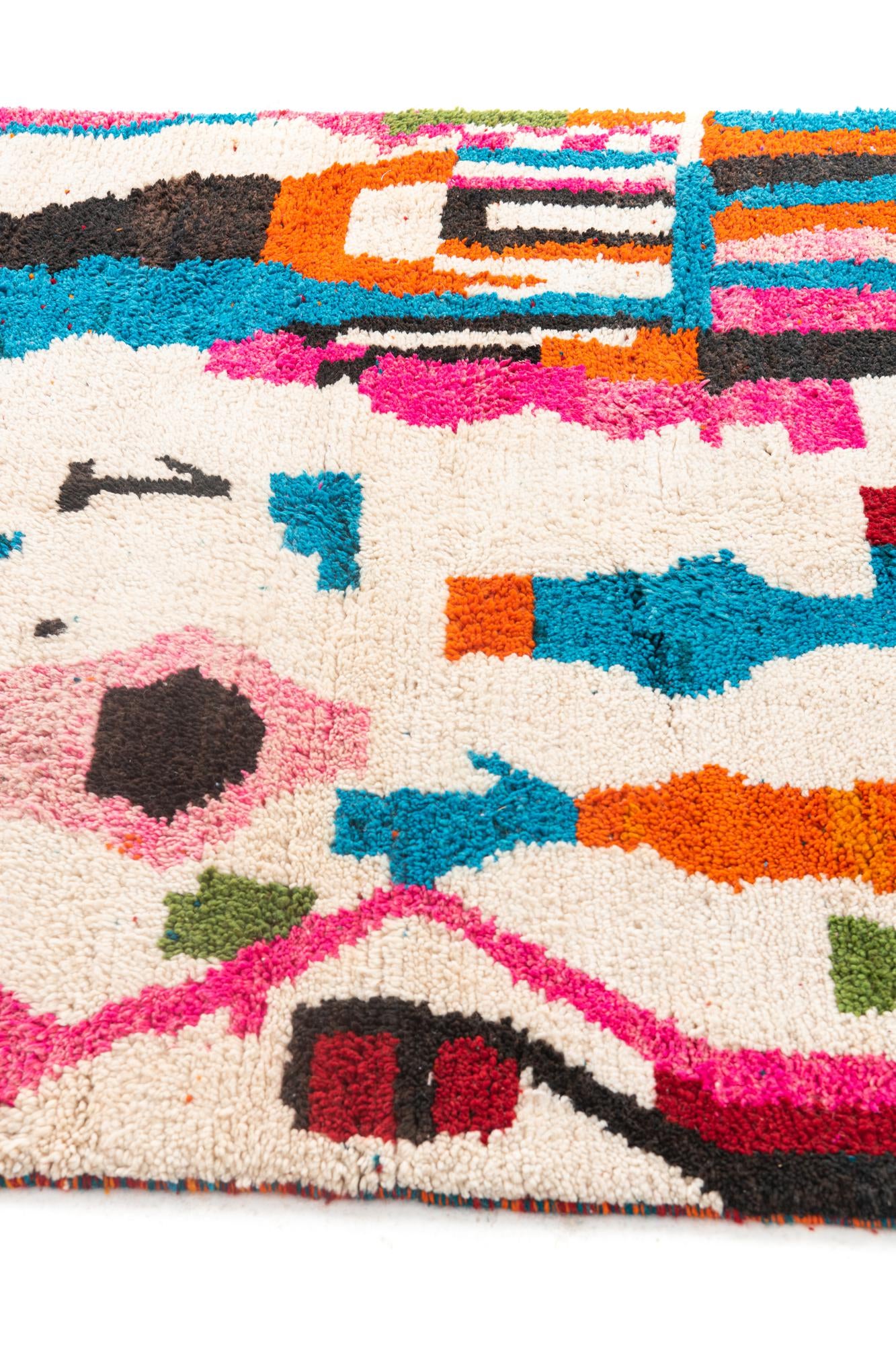 4' 10 x 8' 6 Hand Knotted Moroccan Wool Rug