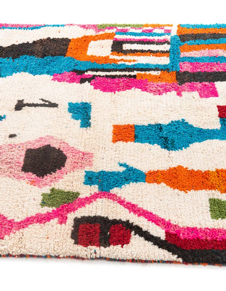 Detail image of 4' 10 x 8' 6  Hand Knotted Moroccan Wool Rug