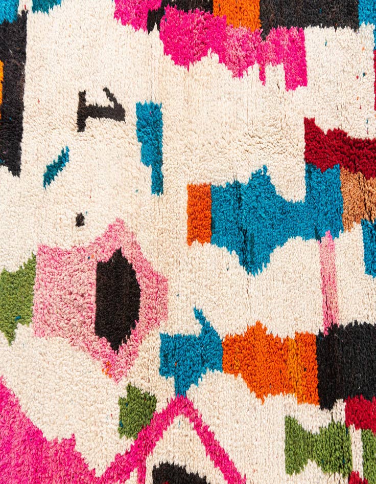 Detail image of 4' 10 x 8' 6  Hand Knotted Moroccan Wool Rug