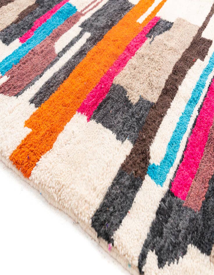 Detail image of 4' 6 x 7' 10  Hand Knotted Moroccan Wool Rug