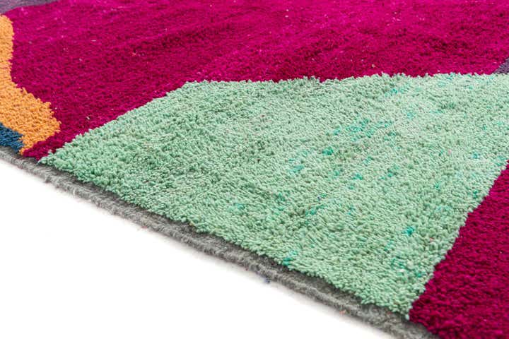 5' 5 x 8' Hand Knotted Moroccan Wool Rug